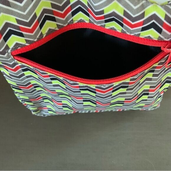 KAVU Seattle Sling Red Yellow Green Chevron Hiking Adventure Rope Bag - Picture 9 of 13